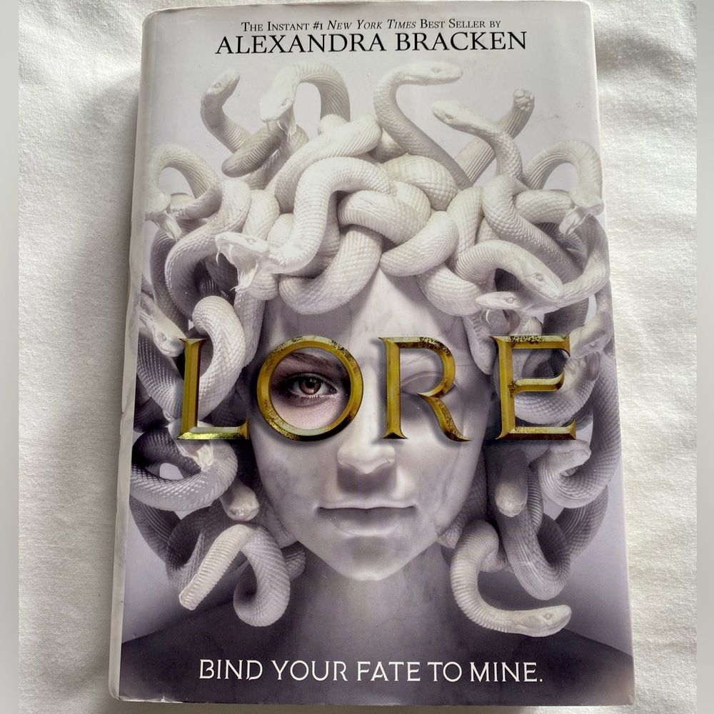 🫧4/$25 YA Books, Lore by Alexandra Bracken